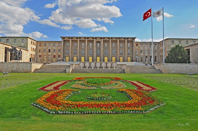 Türkiye Büyük Millet Meclisi — Kızılay mağaza