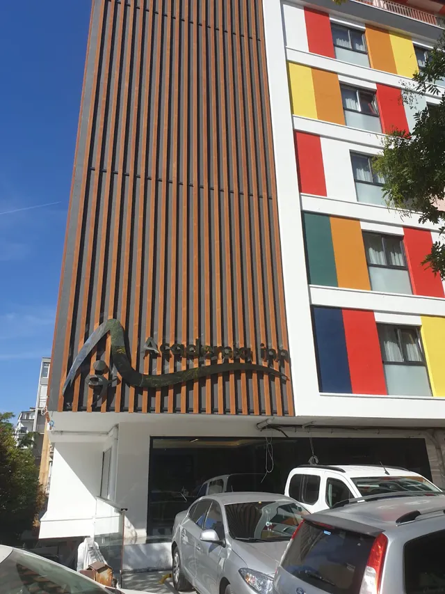 Academia inn