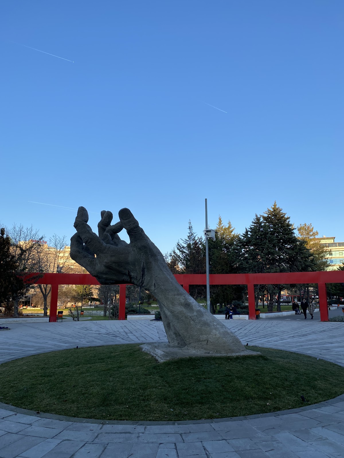 Sıhhiye Metro Abdi İpekçi Parkı Girişi