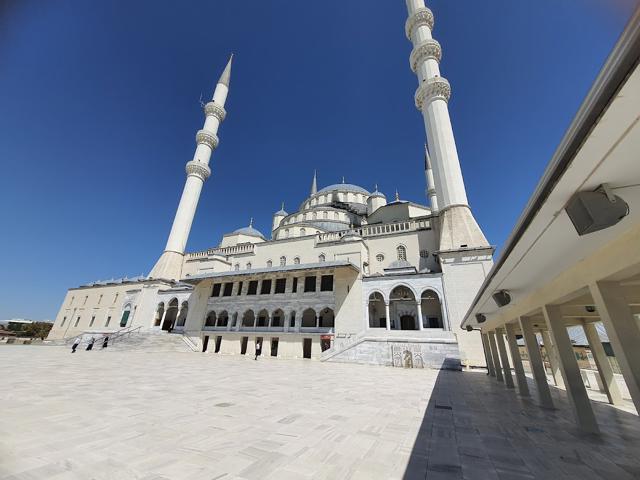 Kocatepe Camii — Kızılay mağaza